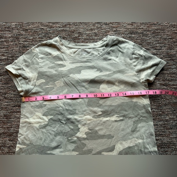 Athleta Organic Daily Camo Crew T-shirt Green Short Sleeve Tee Medium Petite - Picture 4 of 7